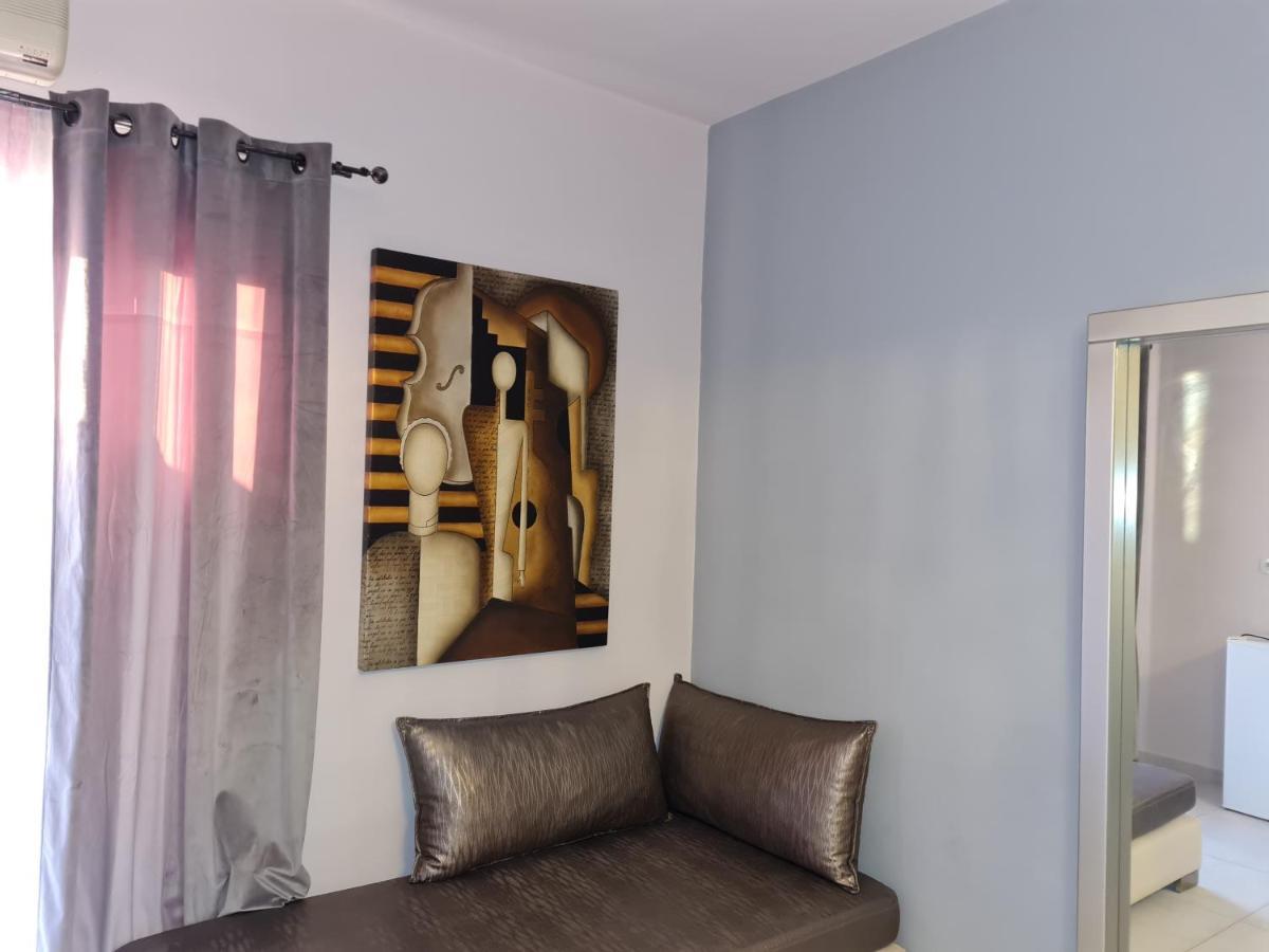 Dioni Hotel Adelianos Kampos Esterno foto