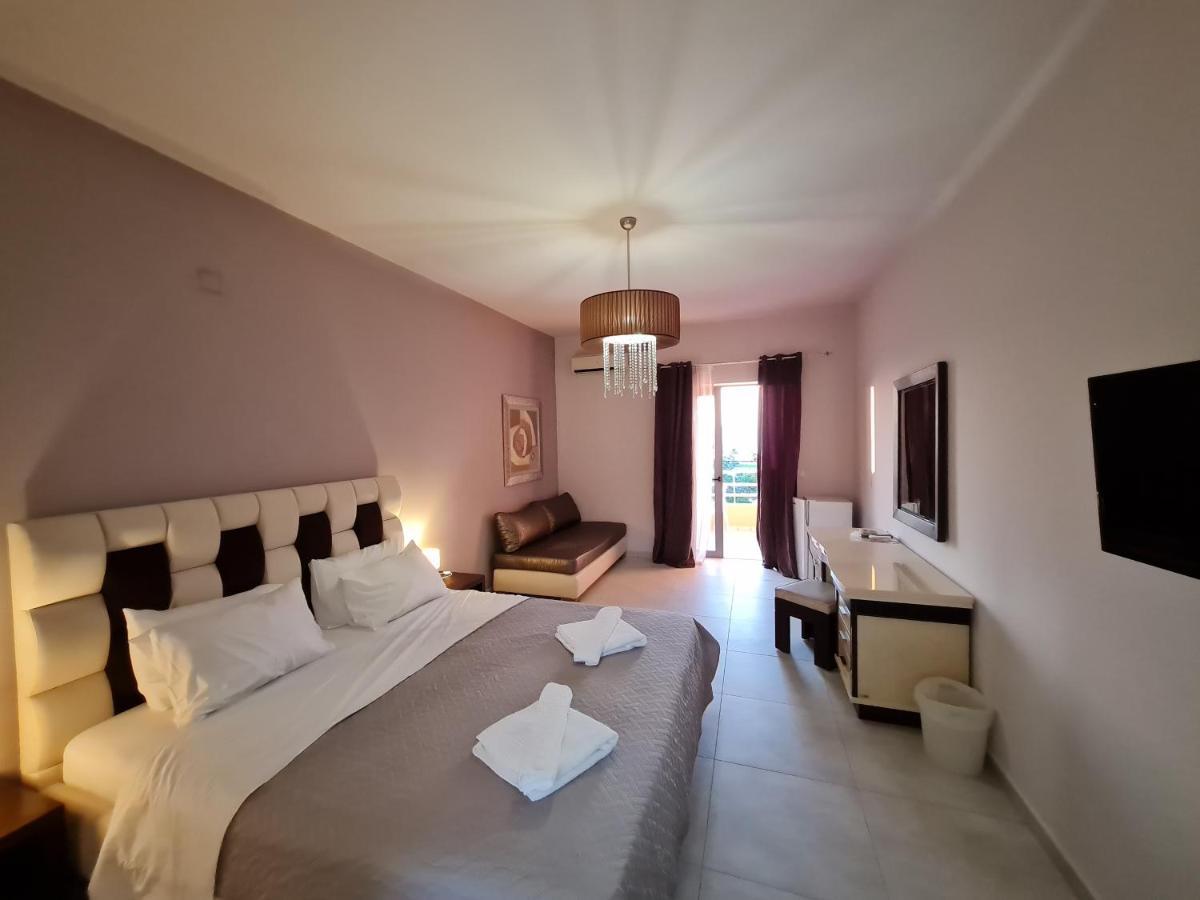 Dioni Hotel Adelianos Kampos Esterno foto