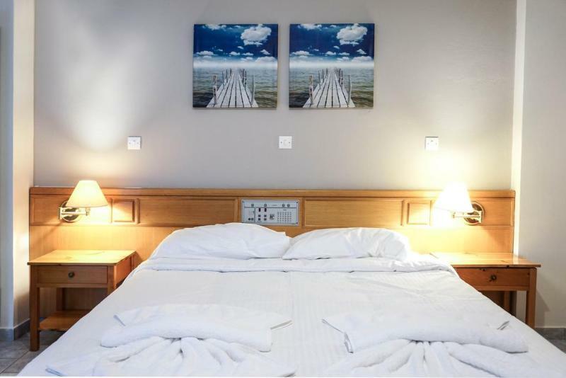 Dioni Hotel Adelianos Kampos Esterno foto