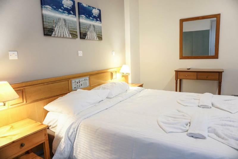 Dioni Hotel Adelianos Kampos Esterno foto